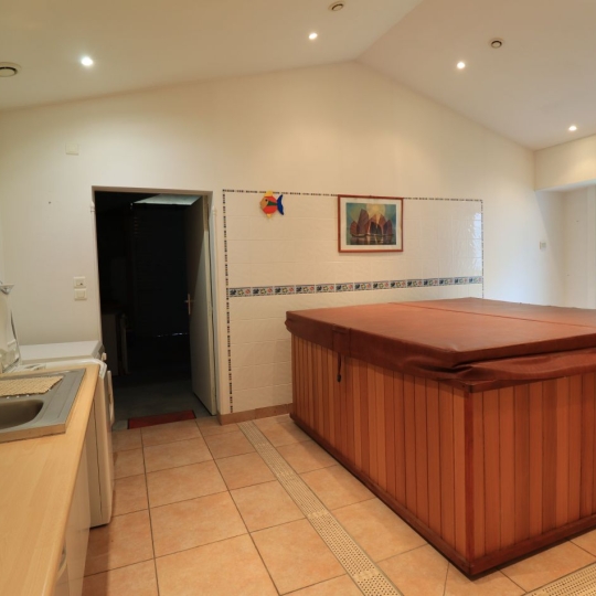  CAP VENDIS : House | BAYON-SUR-GIRONDE (33710) | 229 m2 | 363 600 € 