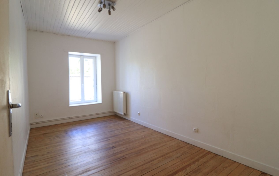 CAP VENDIS : Maison / Villa | BARBEZIEUX-SAINT-HILAIRE (16300) | 59 m2 | 560 € 