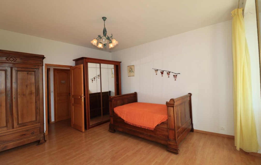 CAP VENDIS : Maison / Villa | BAYON-SUR-GIRONDE (33710) | 229 m2 | 349 907 € 