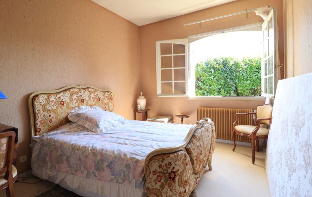CAP VENDIS : Maison / Villa | CAMBLANES-ET-MEYNAC (33360) | 170 m2 | 569 000 € 