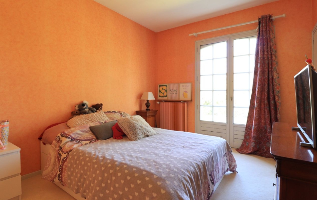 CAP VENDIS : Maison / Villa | CAMBLANES-ET-MEYNAC (33360) | 170 m2 | 569 000 € 
