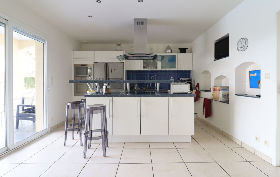 CAP VENDIS : Maison / Villa | PLASSAC (33390) | 246 m2 | 540 800 € 