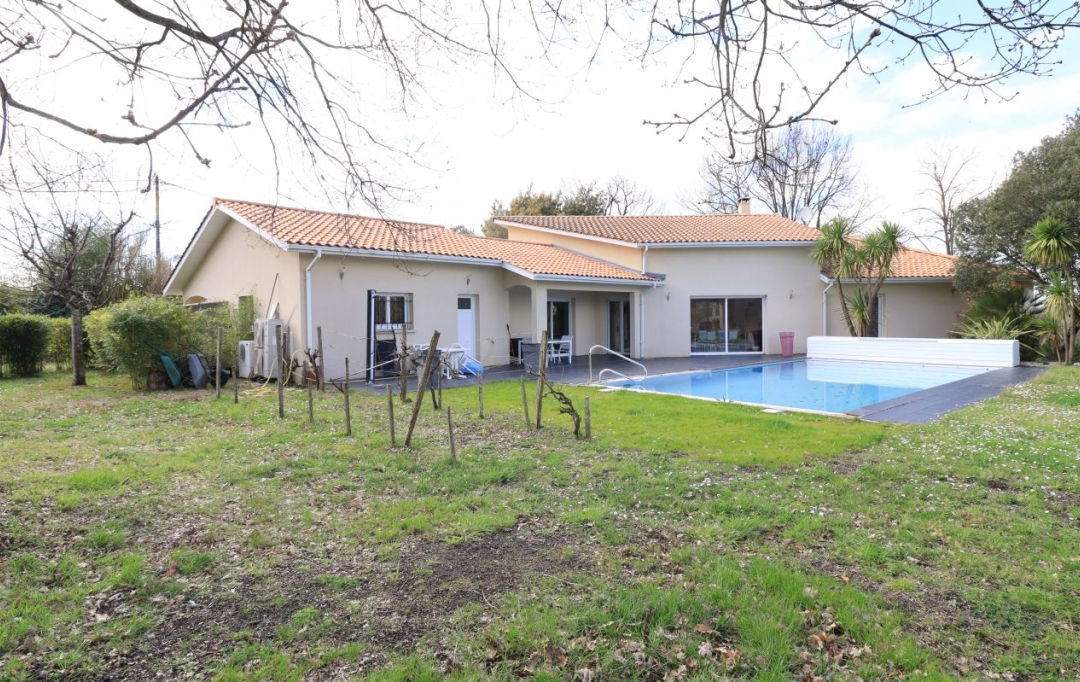 CAP VENDIS : Maison / Villa | PLASSAC (33390) | 246 m2 | 540 800 € 