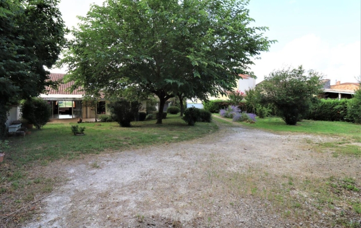  CAP VENDIS House | BAYON-SUR-GIRONDE (33710) | 229 m2 | 376 920 € 