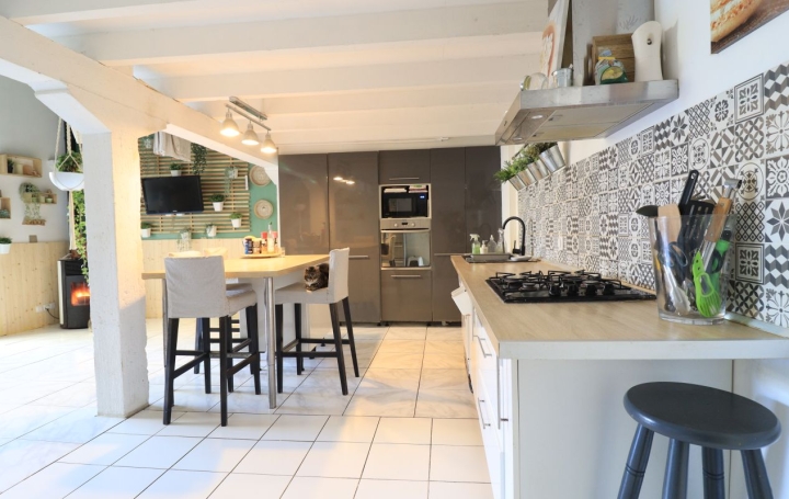 Maison de village COMPS 106 m2 176 550 € Maison de village COMPS 106 m2 176 550 €