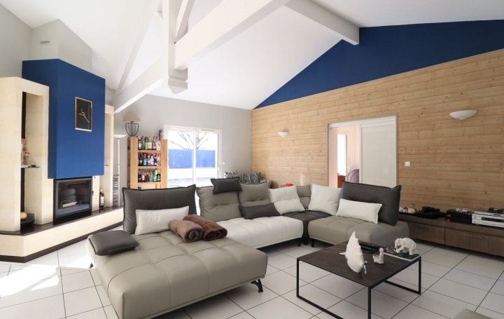 Maison LIBOURNE 191 m2 583 080 € Maison LIBOURNE 191 m2 583 080 €